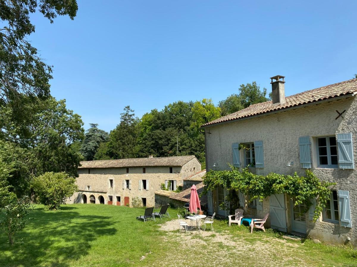 Château des Loups - Les Pommiers Echire Exterior foto